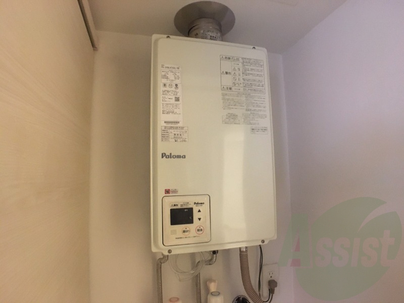 給湯器は簡単操作で温度調整ができますよ。 給湯器は簡単操作で温度調整ができますよ。