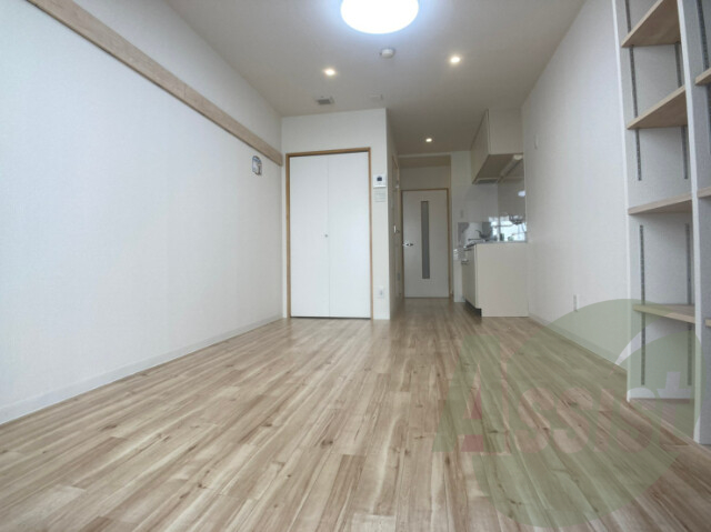 リビングを別角度から撮ってみました。家具の配置もしやすそう。 リビングを別角度から撮ってみました。家具の配置もしやすそう。