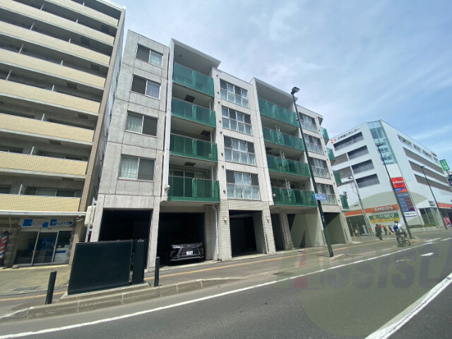 アジュールコートN5の外観
