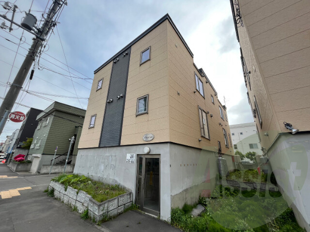 ネージュ元町2の外観