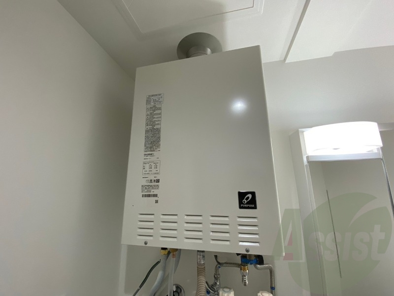 給湯器は簡単操作で温度調整ができますよ。 給湯器は簡単操作で温度調整ができますよ。