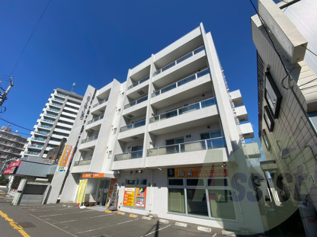 セラムビル円山の外観