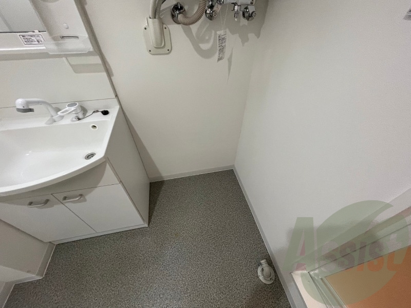 洗濯機置場は室内にあるのでもちろんいつでも洗濯できます。 洗濯機置場は室内にあるのでもちろんいつでも洗濯できます。