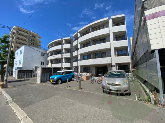 ツインビルいとう2号館の外観