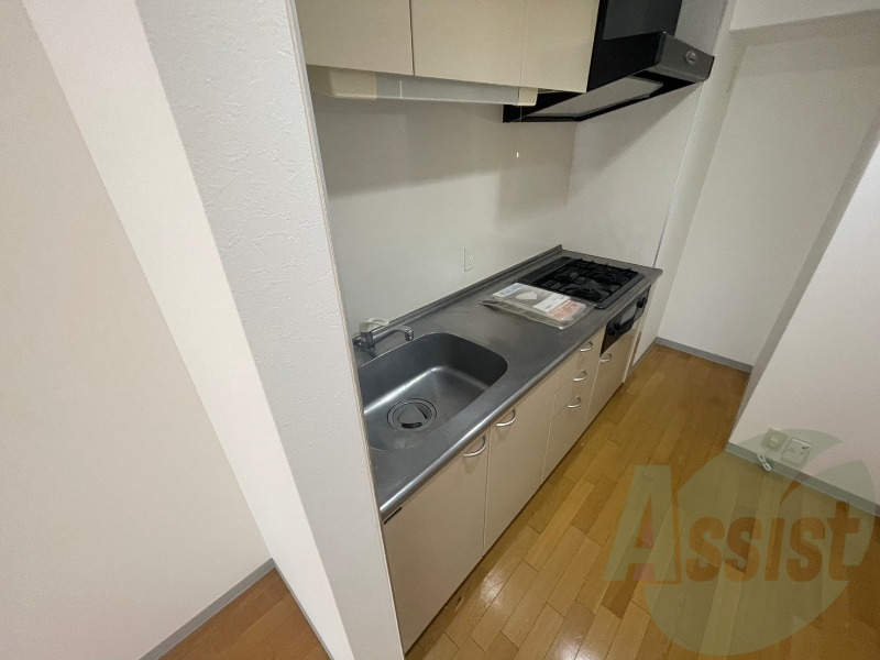 キッチンはシックなデザインでした。洗い場も大きい。 キッチンはシックなデザインでした。洗い場も大きい。