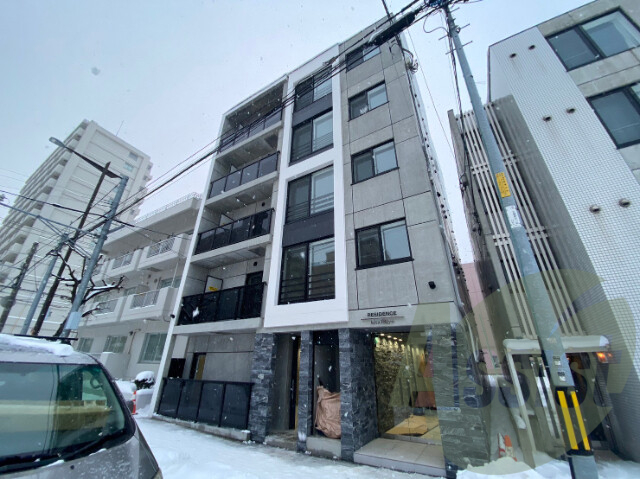 レジデンス北18条の外観