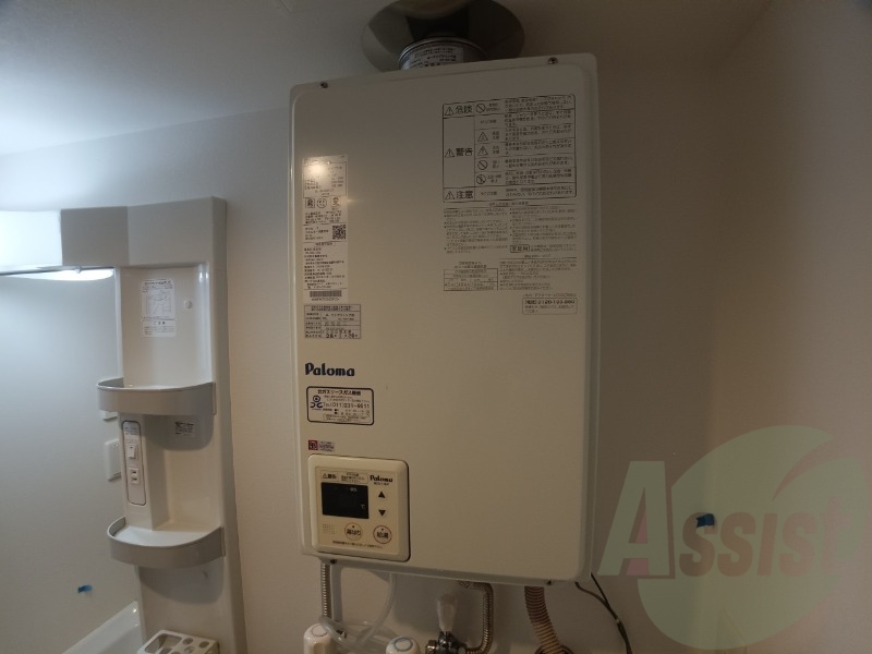 給湯器は簡単操作で温度調整ができますよ。 給湯器は簡単操作で温度調整ができますよ。