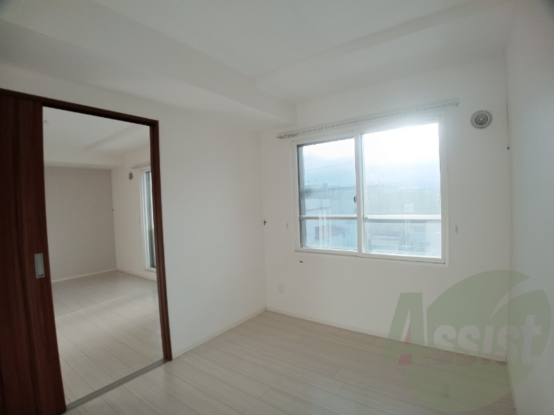 白を基調とした明るい印象のお部屋になっています! 白を基調とした明るい印象のお部屋になっています!
