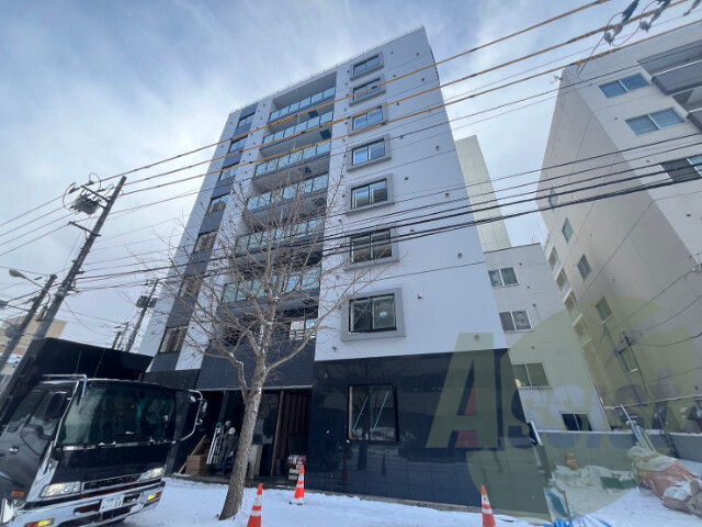 アルファスクエア南1西18の外観