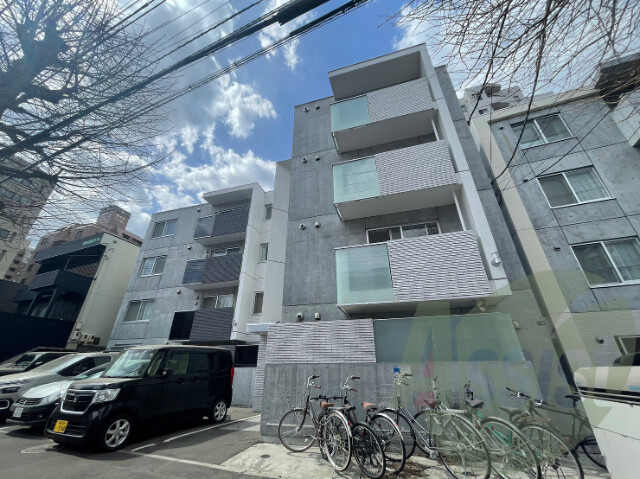 ブランシャール円山医大前の外観