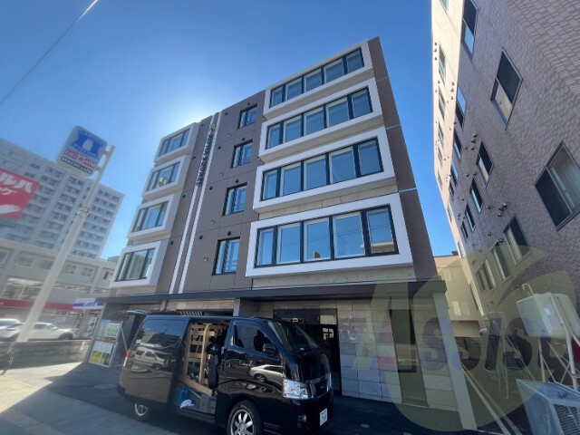 アルファスクエア南4西15の外観