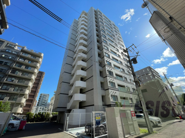 グランカーサ裏参道の外観