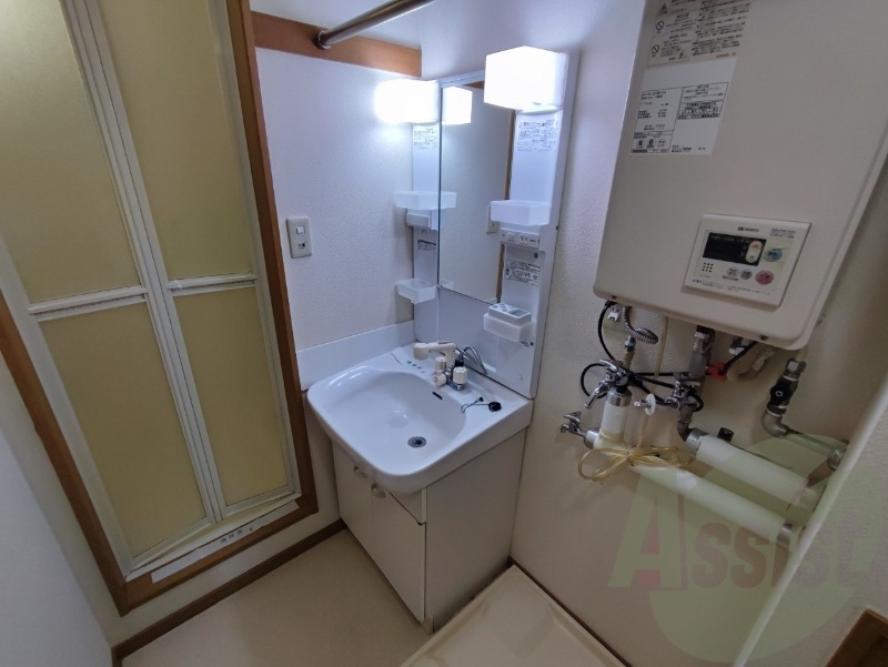 こちらに洗面台があります。朝の洗顔はこちらで。 こちらに洗面台があります。朝の洗顔はこちらで。
