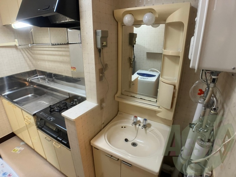 大きくて使いやすそうな独立洗面台になっています。 大きくて使いやすそうな独立洗面台になっています。