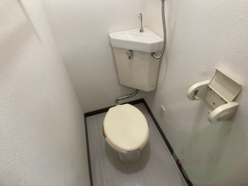 こちらはトイレです。清潔感があり、安心して使用できます。 こちらはトイレです。清潔感があり、安心して使用できます。
