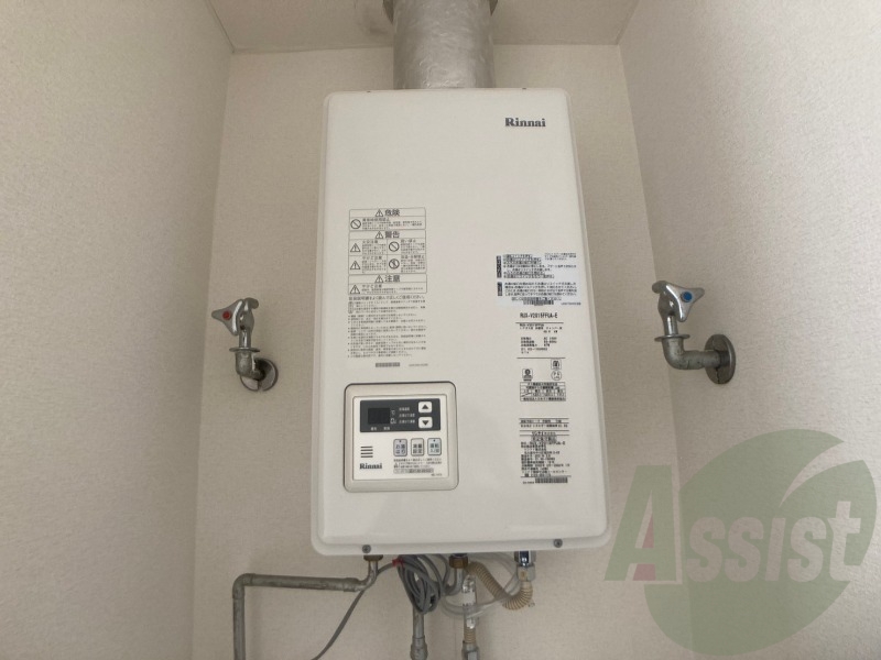 給湯器は簡単操作で温度調整ができますよ。 給湯器は簡単操作で温度調整ができますよ。