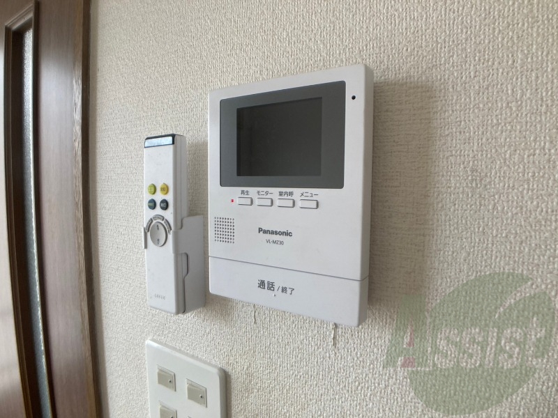TVモニター付インターホンです。来客者の顔が見えるので安心! TVモニター付インターホンです。来客者の顔が見えるので安心!