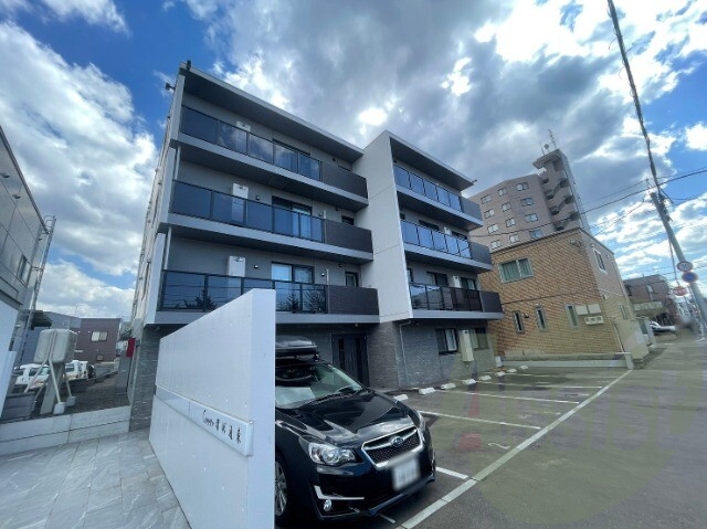 CARRERA環状通東の外観