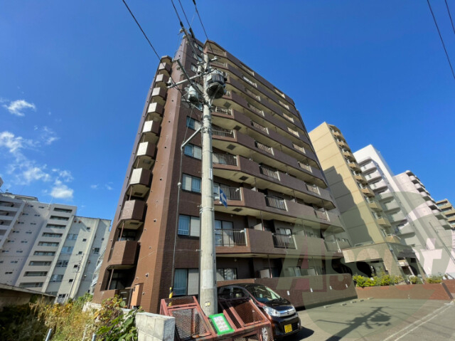 リラハイツ南２条の外観