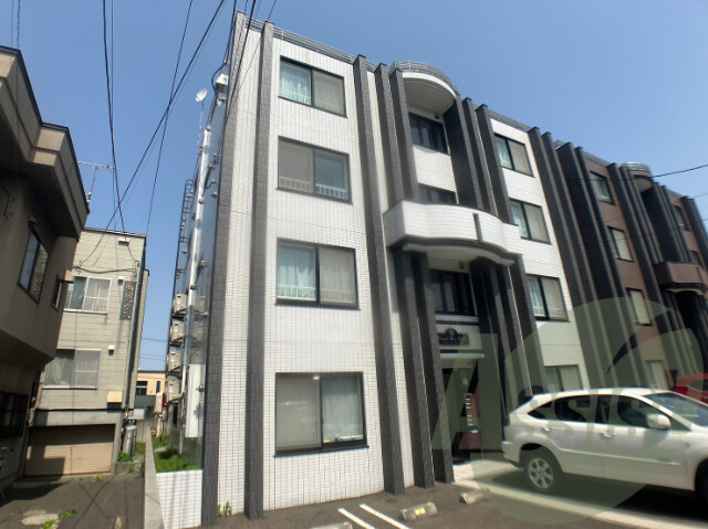 グランメールラフレ元町の外観
