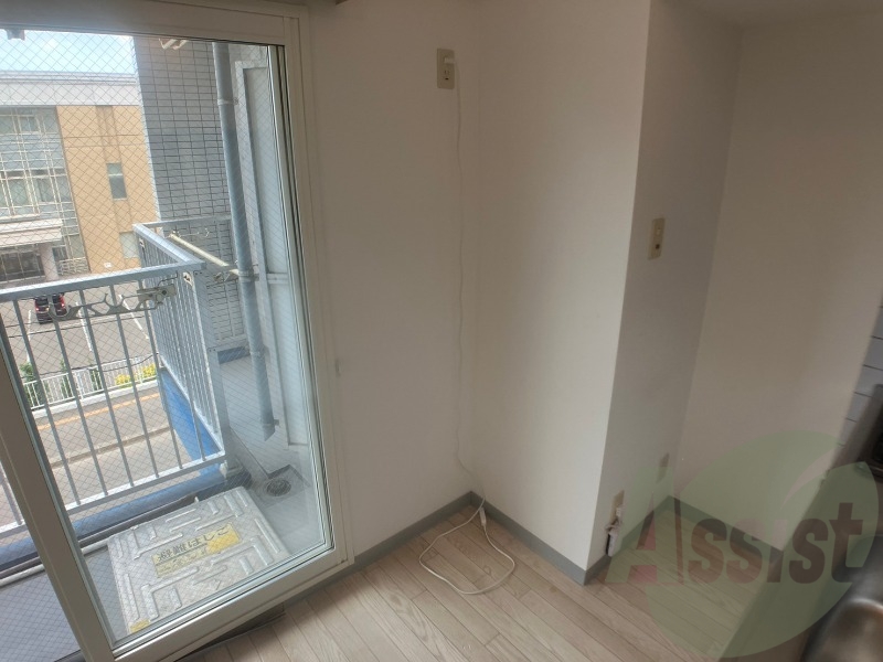 こちらに冷蔵庫を置けます。調理時の動線もばっちり効率的。 こちらに冷蔵庫を置けます。調理時の動線もばっちり効率的。