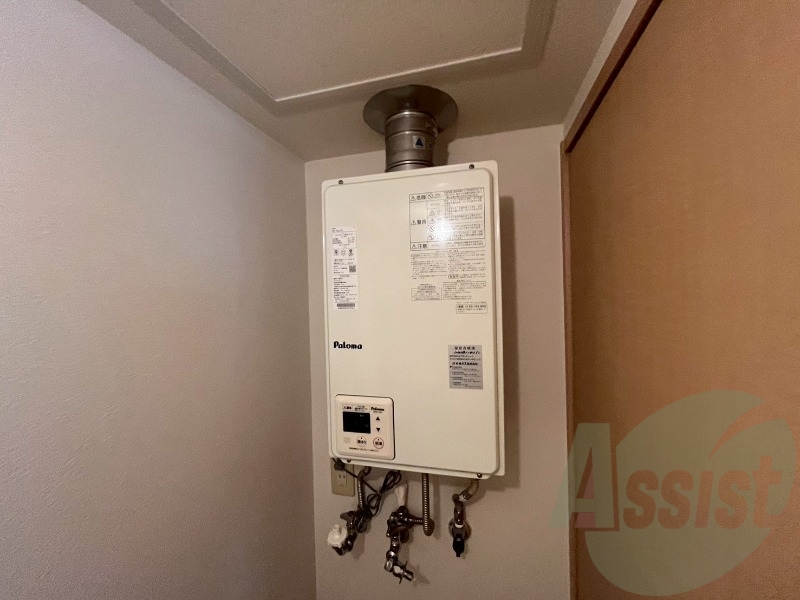 給湯器は簡単操作で温度調整ができますよ。 給湯器は簡単操作で温度調整ができますよ。