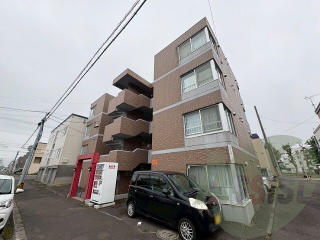 メゾンエクレーレ北18条の外観