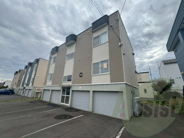 コーポハイブリッジC棟の外観