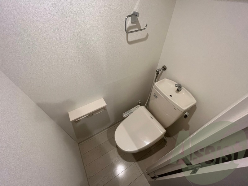 ウォシュレット機能がついたトイレ。安心して使用できますね。 ウォシュレット機能がついたトイレ。安心して使用できますね。