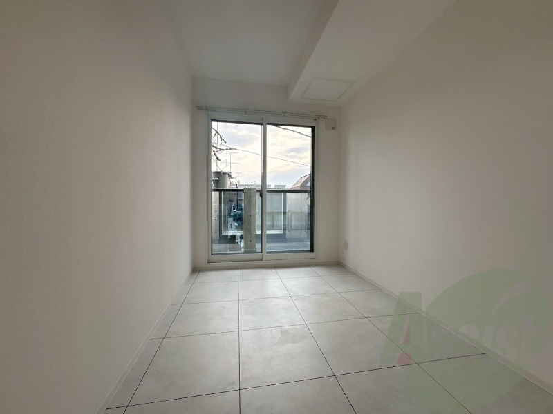 こちらのお部屋は光が差し込む、温かみのあるお部屋です。 こちらのお部屋は光が差し込む、温かみのあるお部屋です。