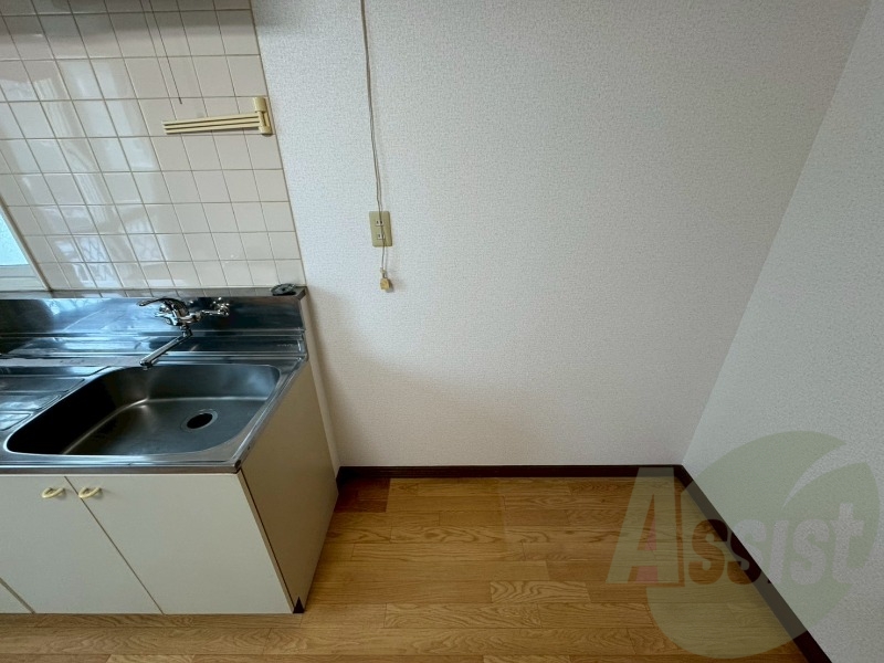 こちらに冷蔵庫を置けます。調理時の動線もばっちり効率的。 こちらに冷蔵庫を置けます。調理時の動線もばっちり効率的。