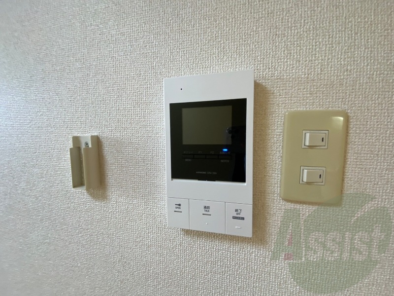 TVモニター付インターホンです。来客者の顔が見えるので安心! TVモニター付インターホンです。来客者の顔が見えるので安心!