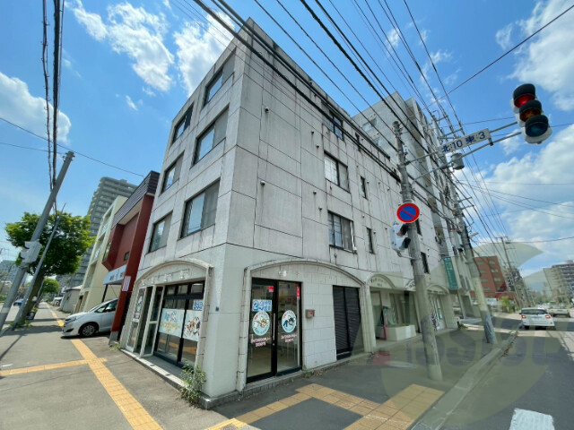 プログレスコート六番館の外観