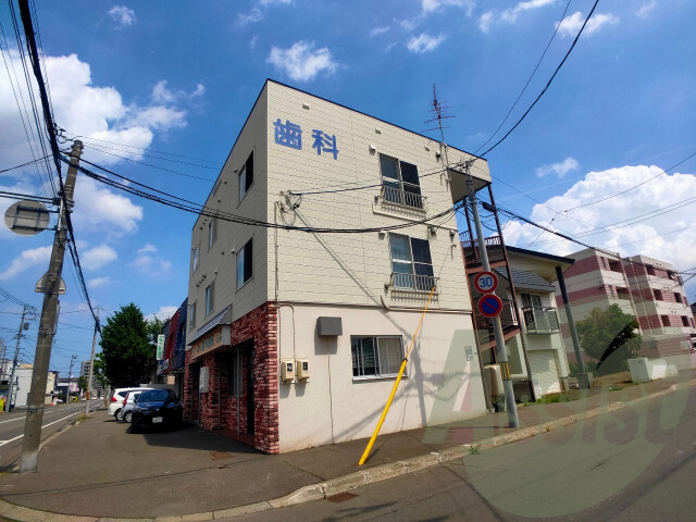 KDビルの外観
