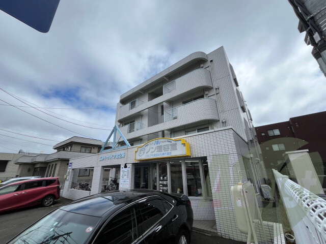 エルミーハイツ北12条の外観
