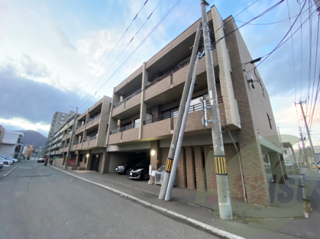 MANSIONKURODA南8条の外観