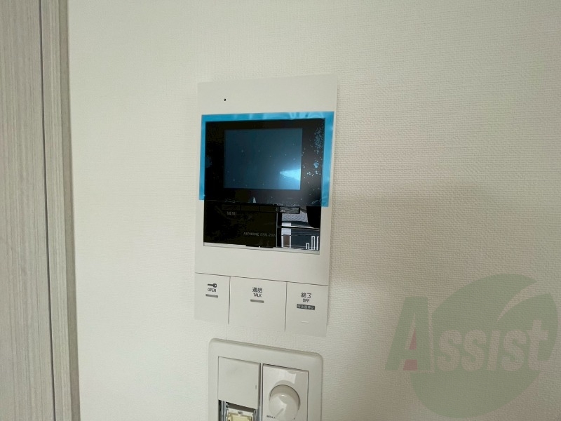 TVモニター付インターホンです。来客者の顔が見えるので安心! TVモニター付インターホンです。来客者の顔が見えるので安心!
