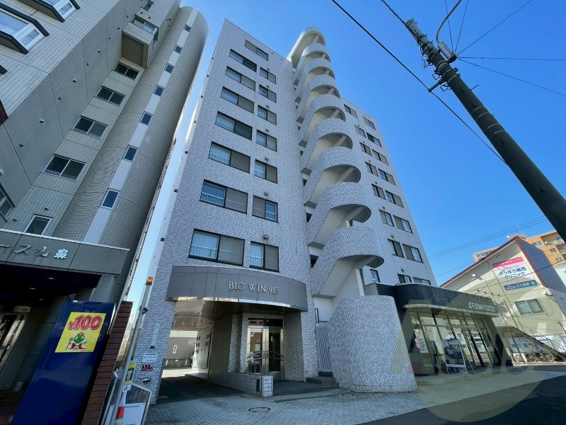 ビッグウイン915の外観