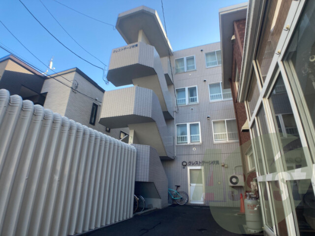 クレストテージ伏見の外観