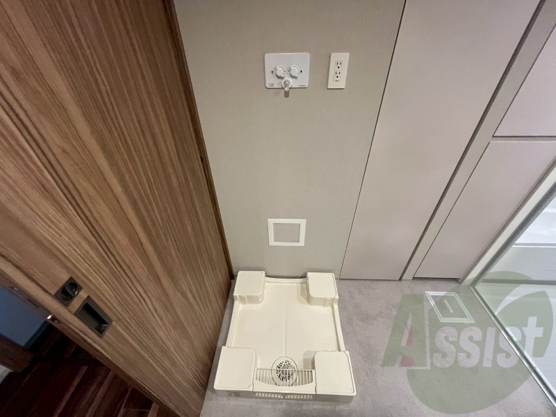 もちろん洗濯機置場は室内にあるので、いつでも洗濯できますよ~ もちろん洗濯機置場は室内にあるので、いつでも洗濯できますよ~