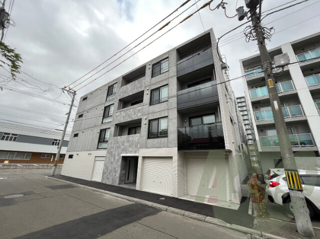 モンツァL714の外観