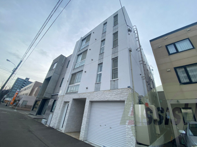 SUPERIAGE伏見の外観