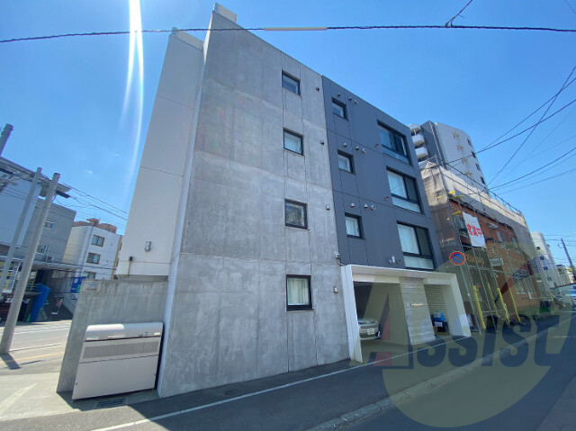 ブランシャール宮の森の外観