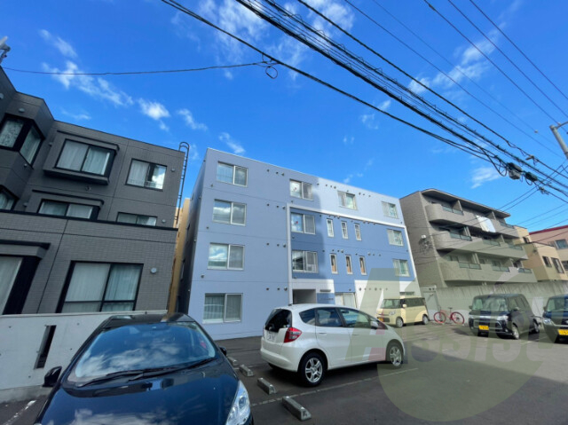 プランドゥール医大前の外観