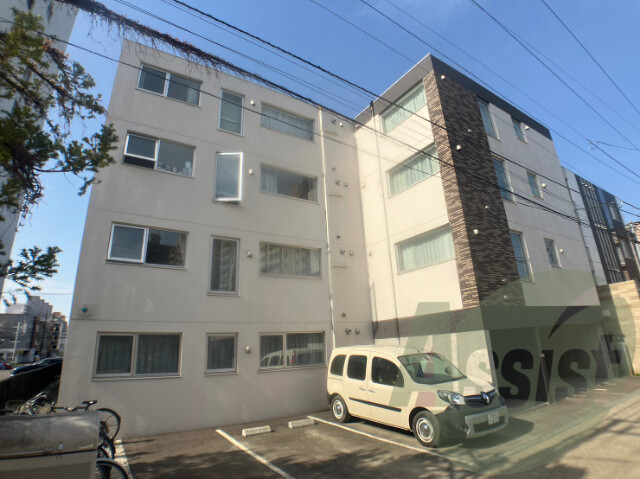 ブルーイング北7条の外観
