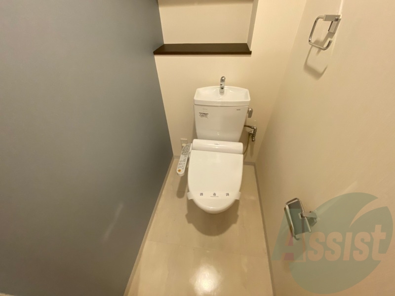 ウォシュレット機能がついたトイレ。安心して使用できますね。 ウォシュレット機能がついたトイレ。安心して使用できますね。