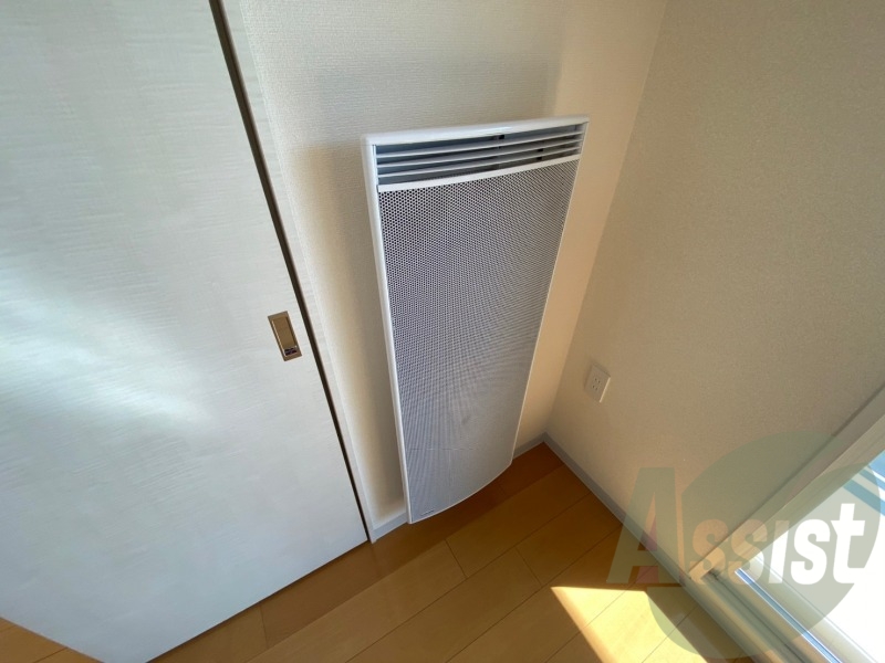 電気暖房です。冬場の寒い日でも安心ですね~ 電気暖房です。冬場の寒い日でも安心ですね~