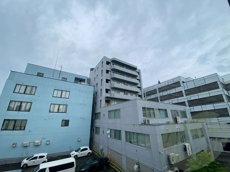 眺望はこちら。静かな住宅街という印象を受けました。 眺望はこちら。静かな住宅街という印象を受けました。