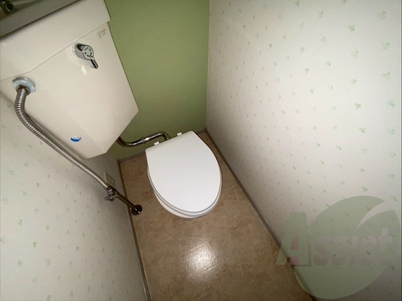 こちらはトイレです。清潔感があり、安心して使用できます。 こちらはトイレです。清潔感があり、安心して使用できます。
