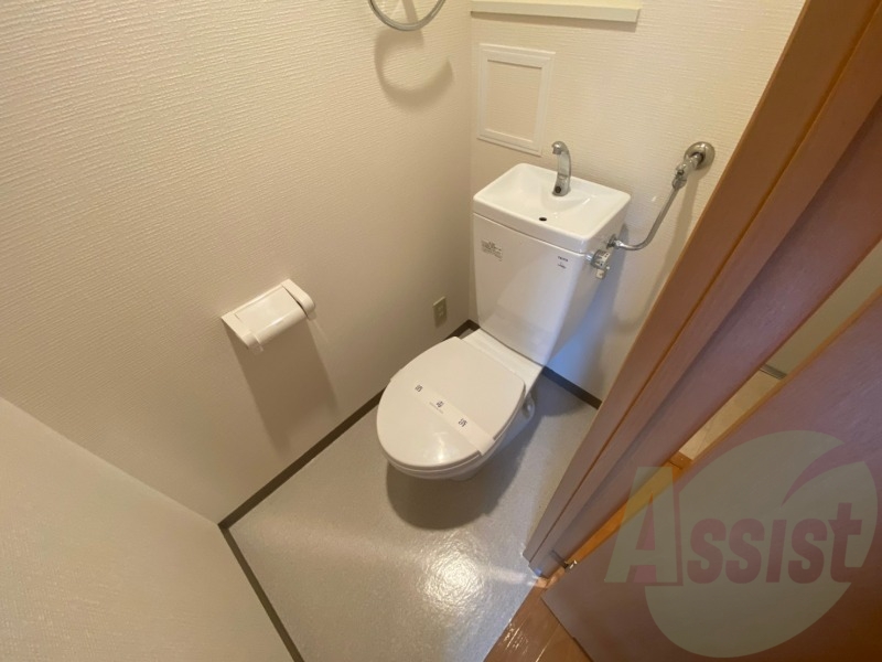 こちらはトイレです。清潔感があり、安心して使用できます。 こちらはトイレです。清潔感があり、安心して使用できます。
